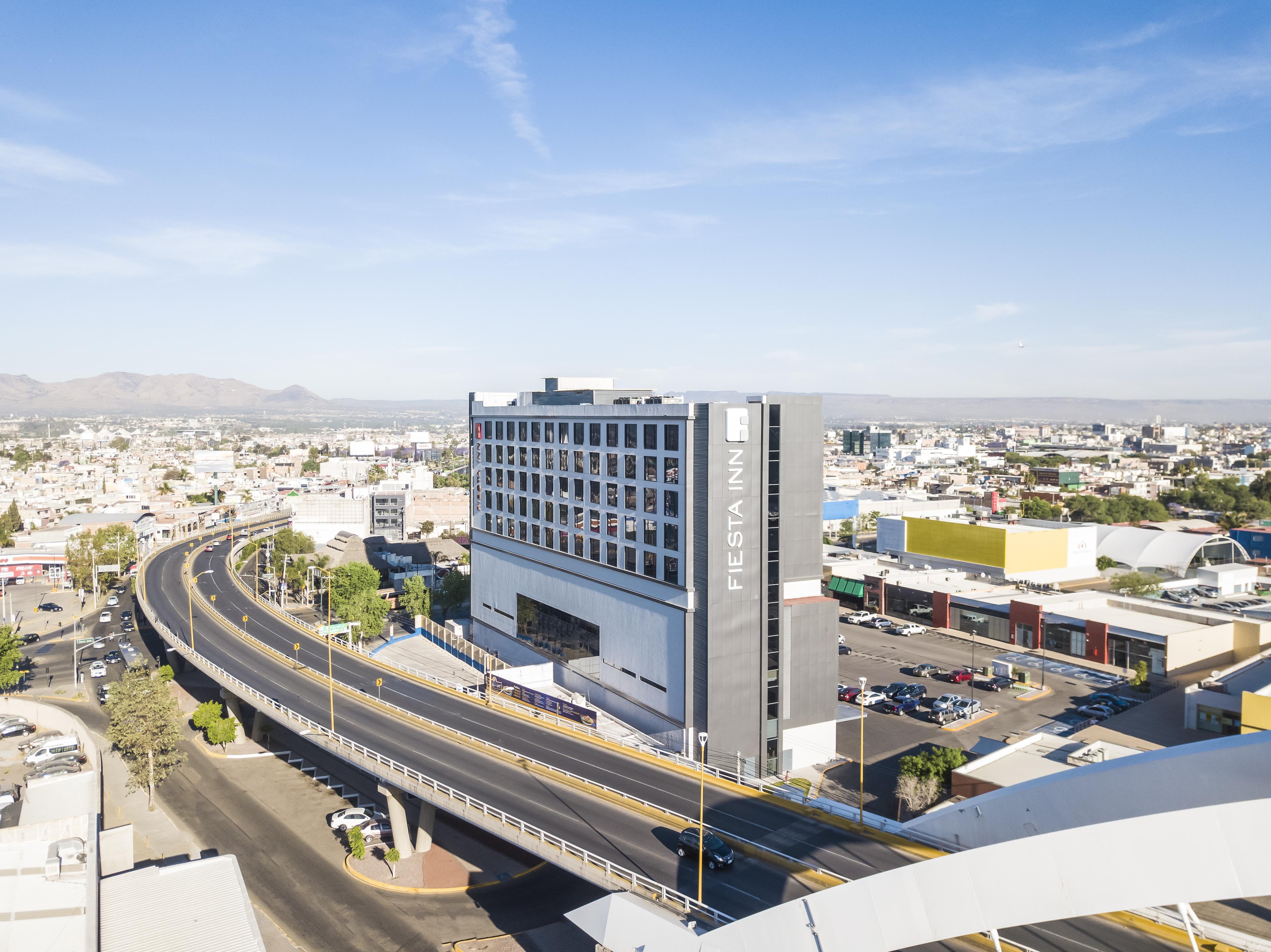 Fiesta Inn Aguascalientes Patio Dış mekan fotoğraf